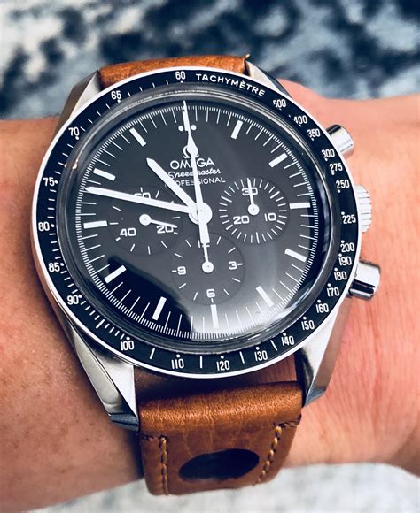 omega speedmaster professional moon watch strap size|Omega Speedmaster strap size.